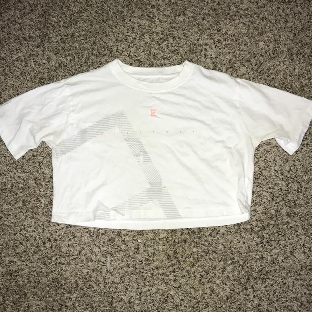 NIKE CROP TOP